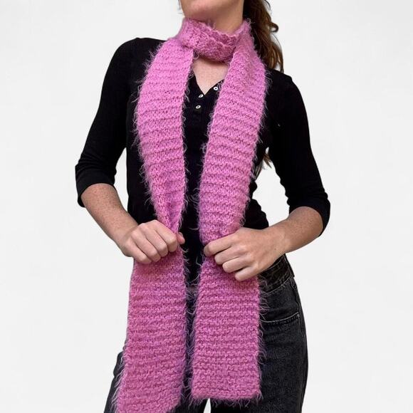 unknown Accessories - Pink fuzzy knit scarf